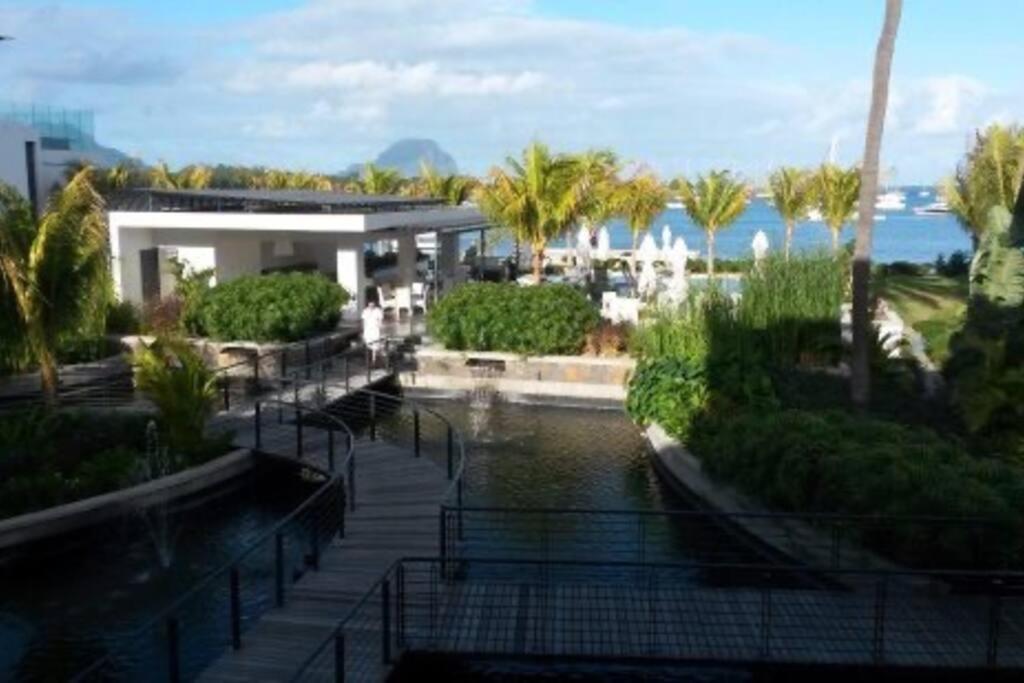 Latitude Luxury Seafront Suite Rivière Noire Exteriör bild