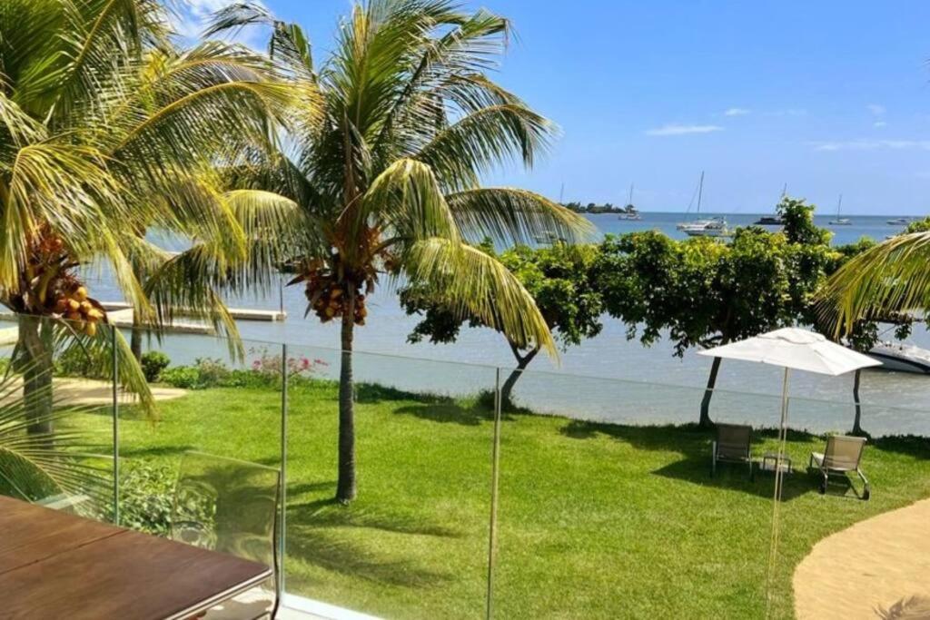 Latitude Luxury Seafront Suite Rivière Noire Exteriör bild